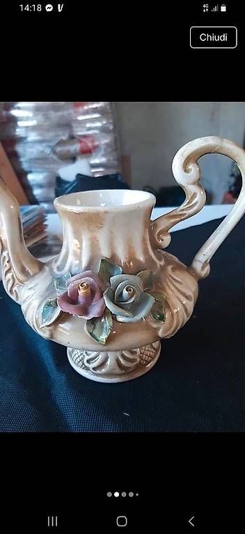 Ciotole:  Teiera Capodimonte con Rose Applicate – Usato da Figino venduto da cla_b75f