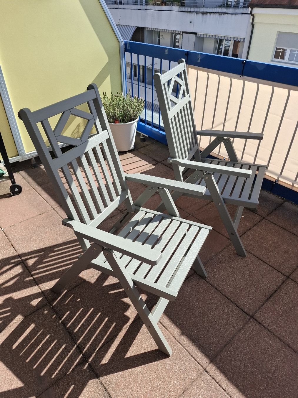 Ikea Sedie: Two solid wood outdoor reclining chairs – Usato da Basel venduto da nip_9w9w