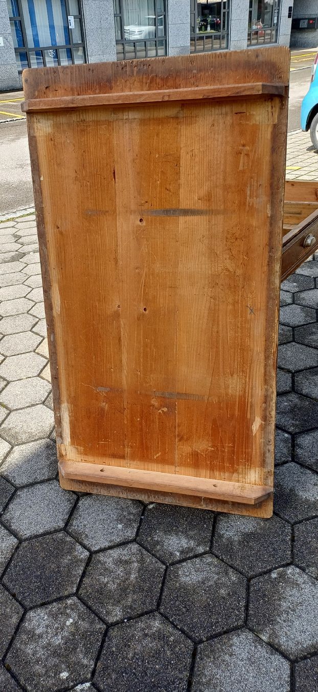 Tavoli: Alter Tannentisch Tanne Deckblatt mit Linol – Usato da Flawil venduto da Pinkmalibu 2