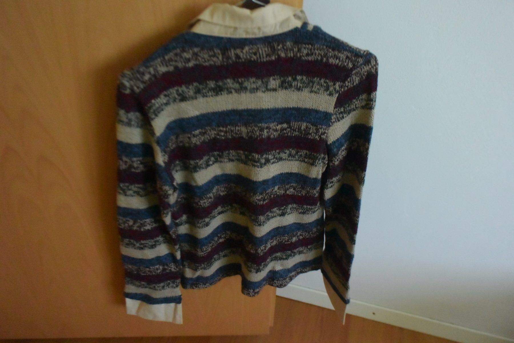 Maglioni & Felpe: Pullover-Bluse  Mode RS Gr. ca. 36-38 – Usato da Densbüren venduto da TutaLarsen 1