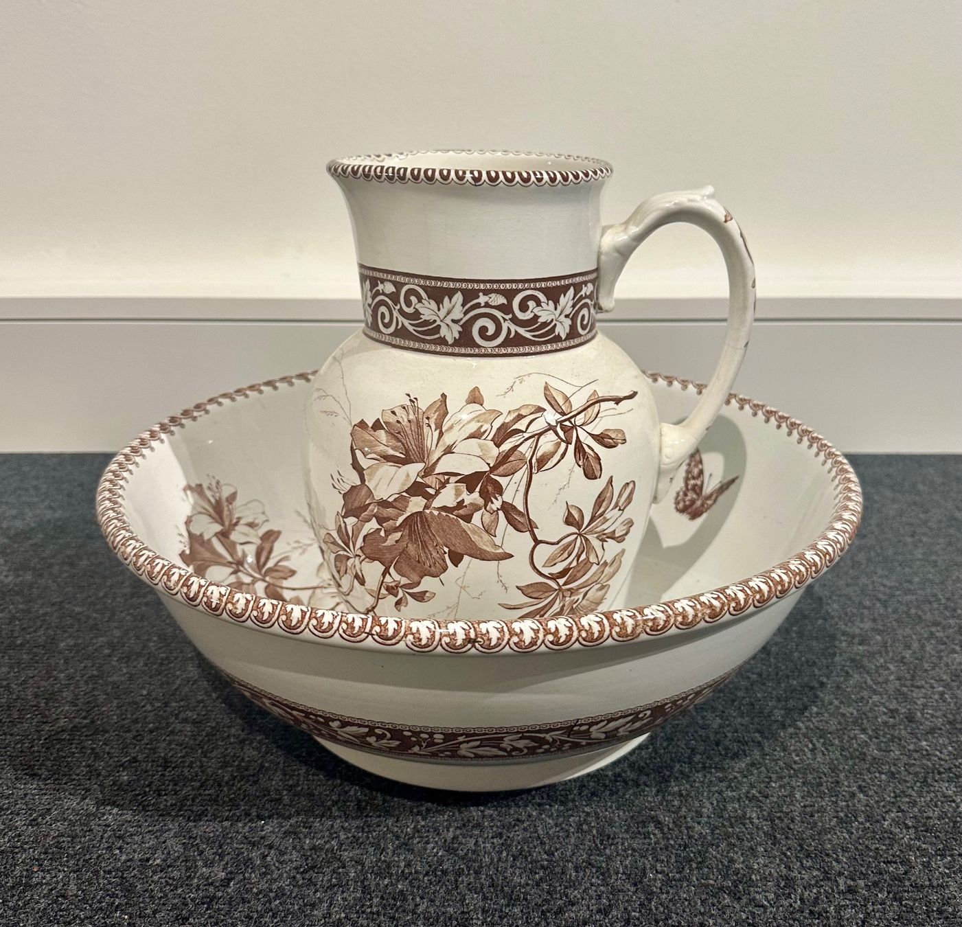 Ciotole: Antike Waschgarnitur mit Blumenmuster – Usato da Basel venduto da artthings4you
