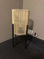 Stylische  Stehlampe - Tischlampe