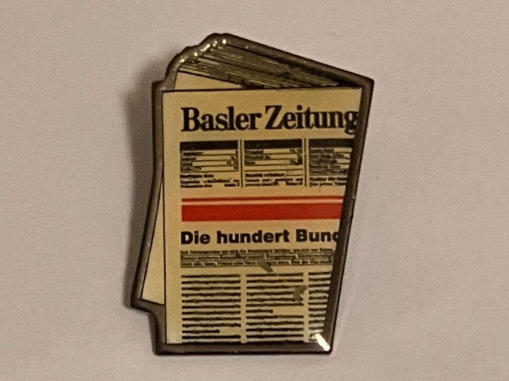 Placchette & Badge: 1 Pin BaZ Basler Zeitung – Usato da Basel venduto da djwwpp