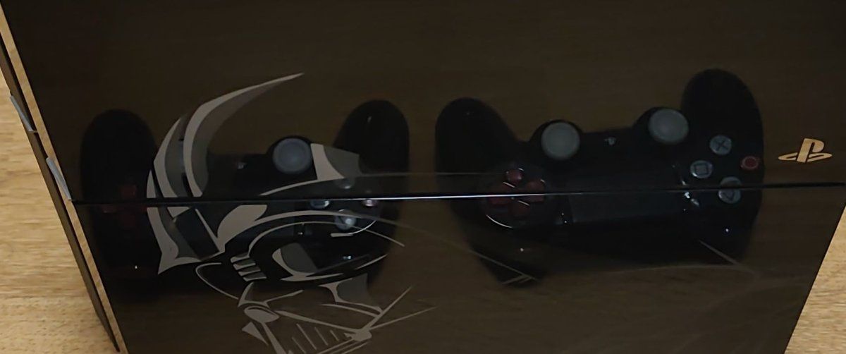 Sony Console: Sony PS4 1TB Star Wars Darth Vader + 2 Controller – Usato da Bern venduto da mejito 6