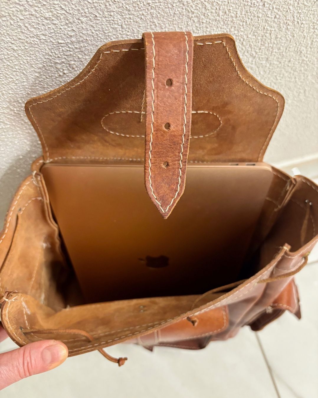 Zaini: Sac à dos en cuir, vintage, per pc, documents... – Usato da Losone venduto da courrier 2