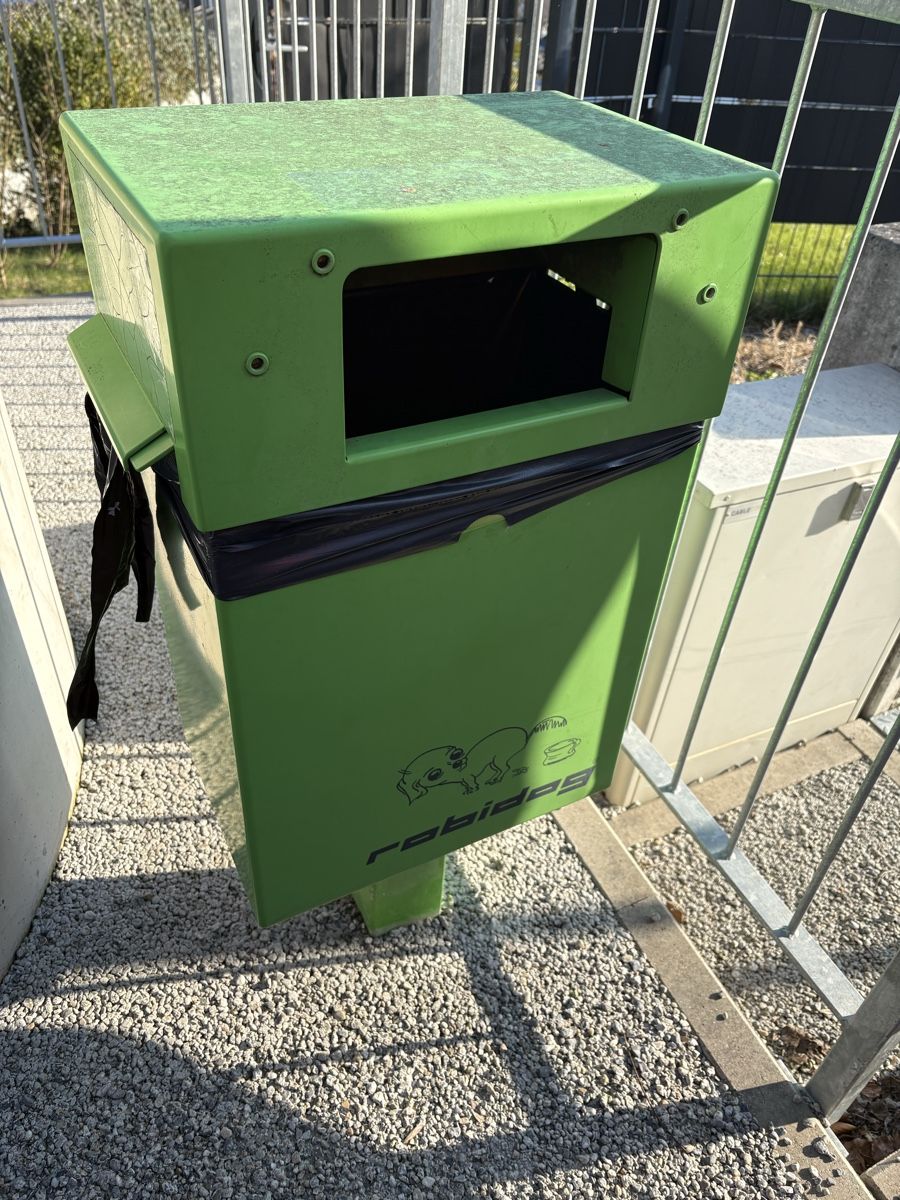 Robi Abfalleimer: Robi dog – Gebraucht aus Wienacht-Tobel von Subi80 1