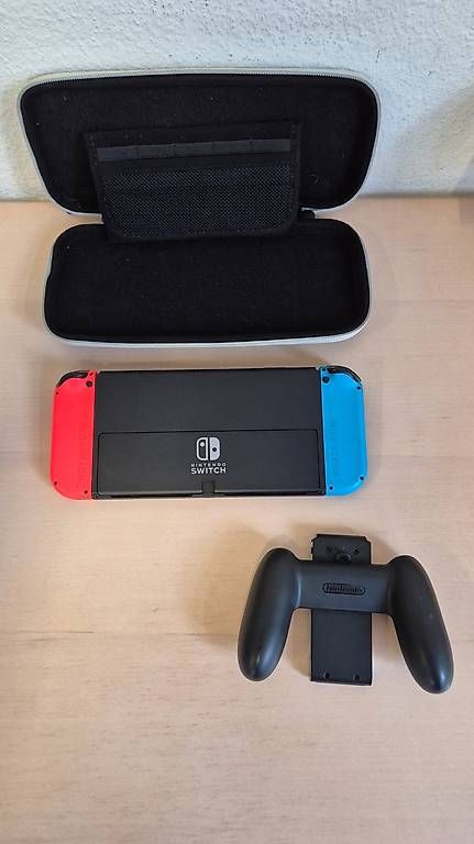 Konsolen: Nintendo Switch (OLED-Modell) – Gebraucht aus Niederwil AG von Eyealert23 2
