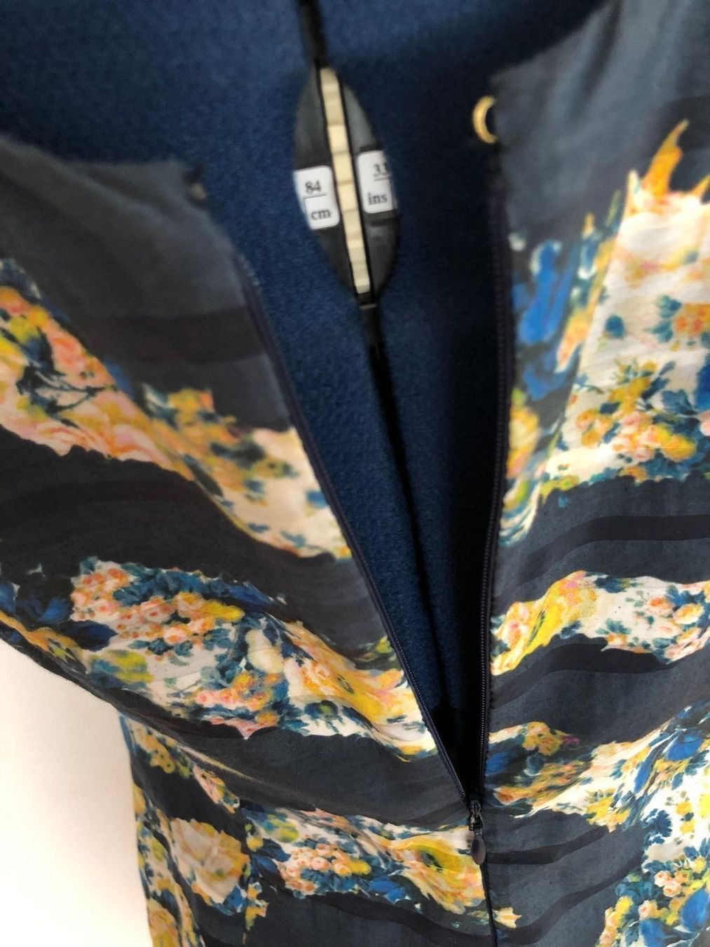 Roberto Cavalli Vestiti: Roberto Cavalli Class Designer Kleid Gr.36 dunkelblau – Usato da Schwerzenbach venduto da cygnuss 5