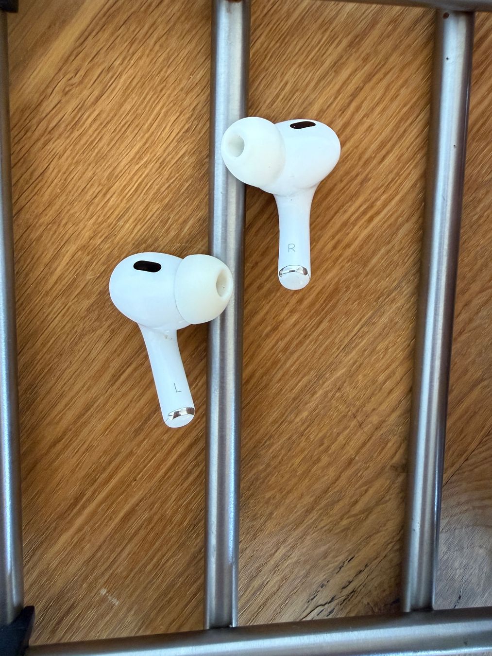 Apple Cuffie: APPLE AirPods Pro 2 (USB-C) – Usato da Lausanne venduto da Nine1982 9