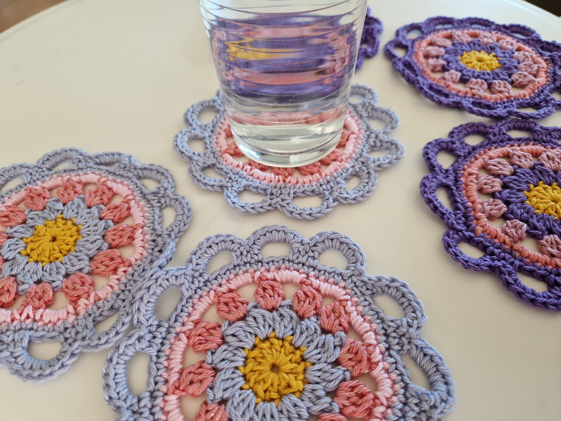 Tutte le decorazioni: Handgemachte Untersetzer Coaster Glas Tasse Blume Deko – Nuovo (secondo la descrizione) da Neuhausen am Rheinfall venduto da Alchimista 3
