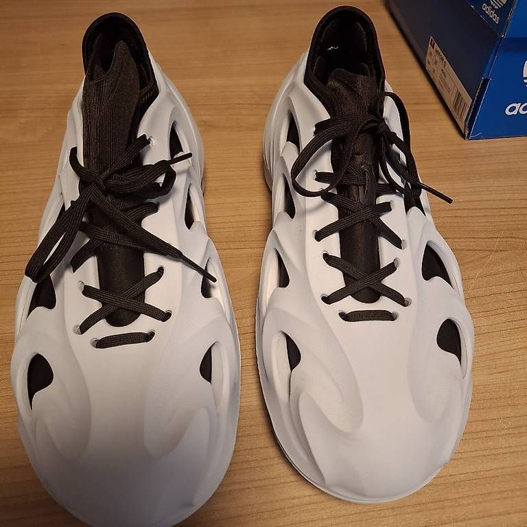 Adidas Scarpe da uomo: Adidas  gr 44 – Nuovo (secondo la descrizione) da St. Gallen venduto da hallo056 1