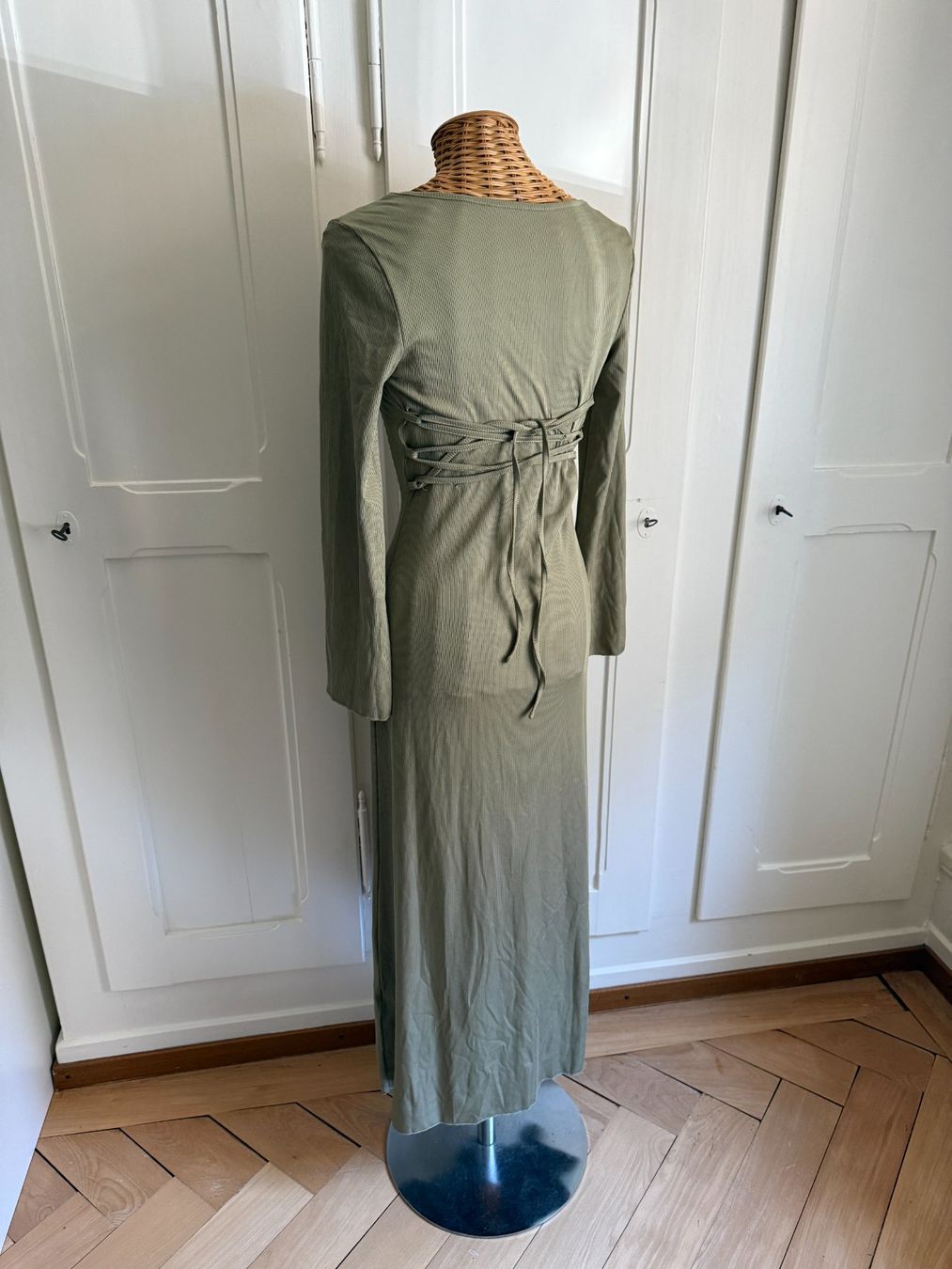 Shein Kleider: Maxikleid khaki figurbetont 34 – Gebraucht aus Zürich von Diazaio 2
