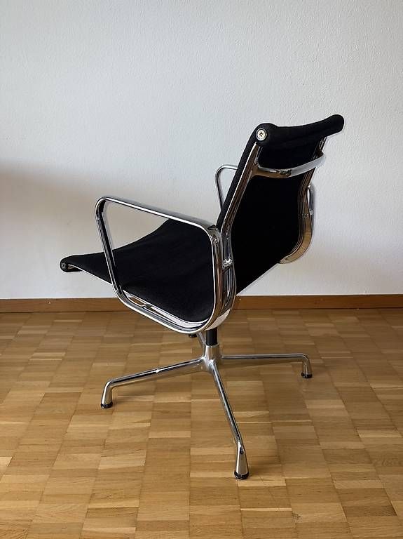 Eames Sedie: Vitra Eames Aluminium Chair – Usato da Zürich venduto da mvshi 2