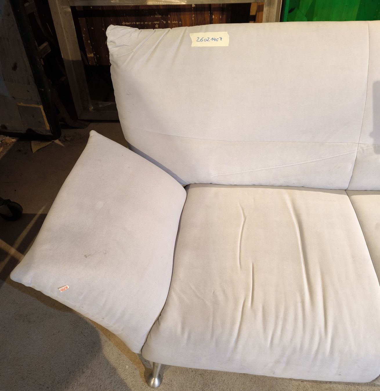 Sofas: 2er Sofa Microfaser – D'occasion à Rorschacherberg par snOOpydOg11 4