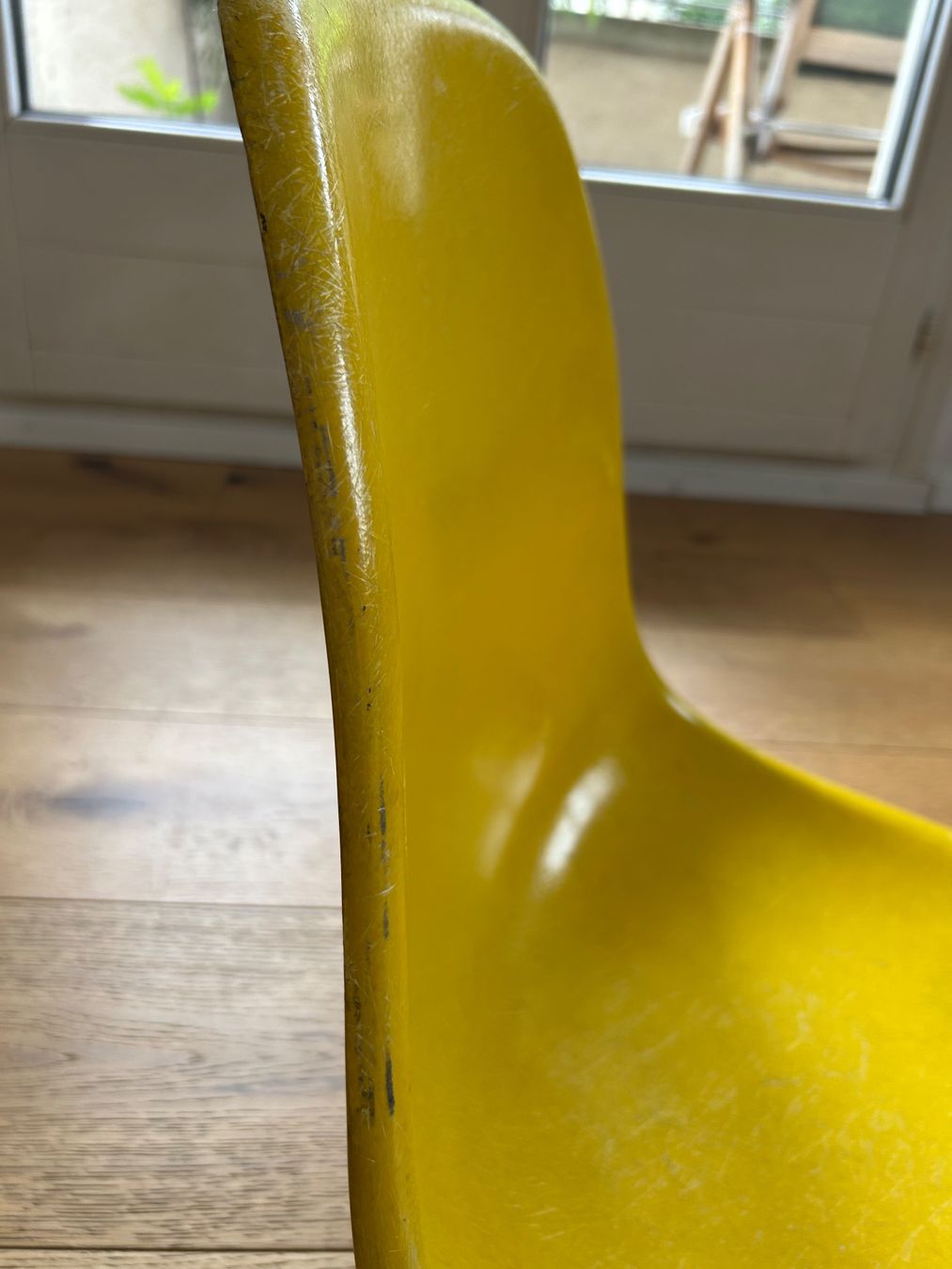 Eames Sedie: Eames Fiberglas Schale gelb – Difettoso da Zürich venduto da Lp_bn 8