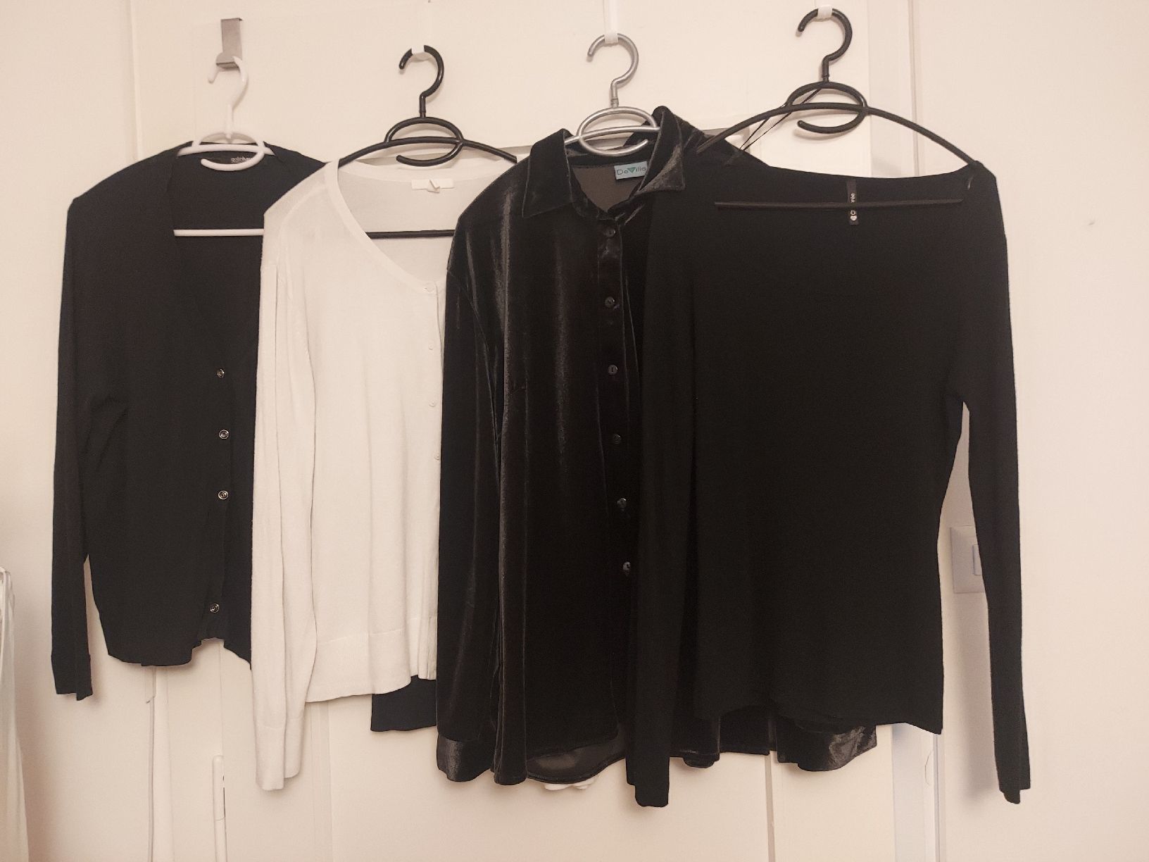 Lots de vêtements: 14 Oberteile – D'occasion à Biel/Bienne par mas_fx95 3
