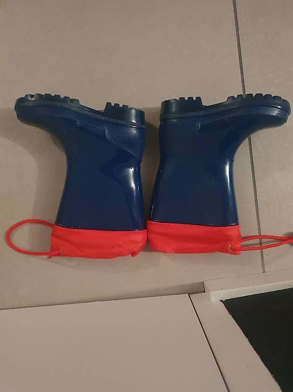 Scarpe per ragazzi: Stivaletti pioggia per bimbo – Usato da Balerna venduto da Luca1234 1
