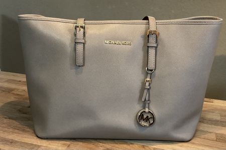 Michael Kors Trapez-Shopper in taupe