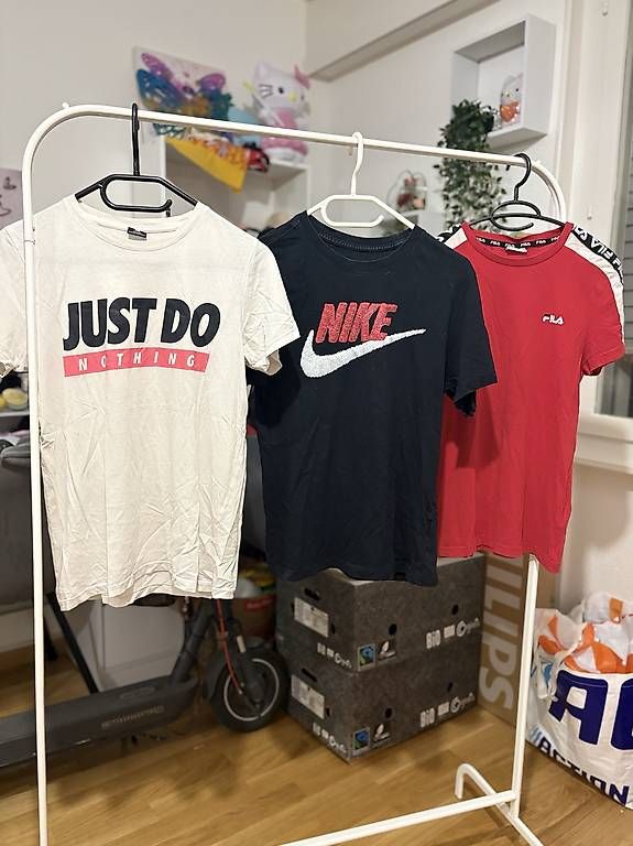 T-Shirts: Lot de T-shirt  – Gebraucht aus Lausanne von ahm_9l9k