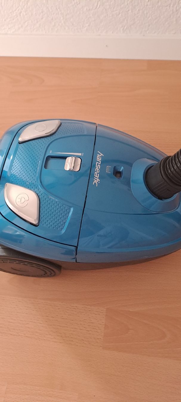 Aspirateurs & Accessoires: Staubsauger hanseatic – D'occasion à Liebefeld par Robot.exe 3