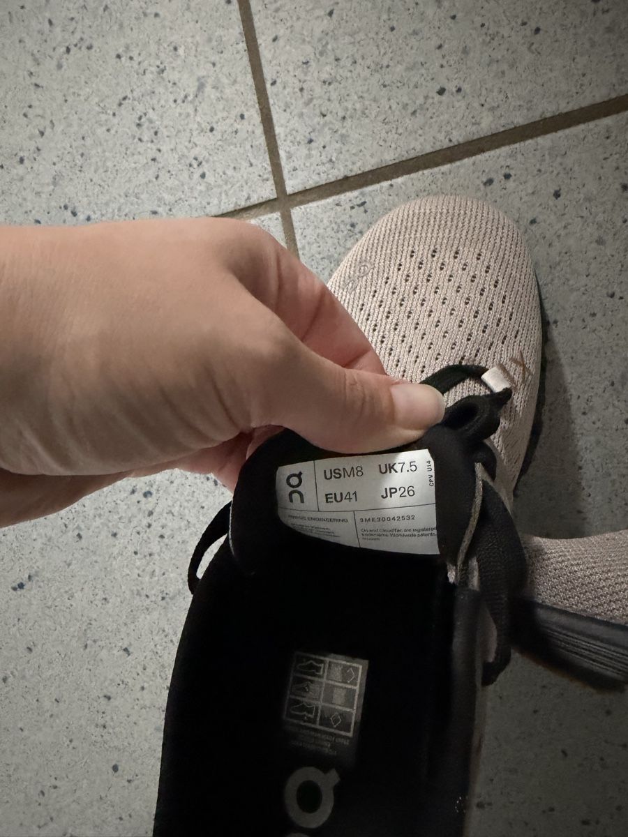 Scarpe da donna: On Schuhe – Nuovo (secondo la descrizione) da Roggliswil venduto da Eishockeygirl 1