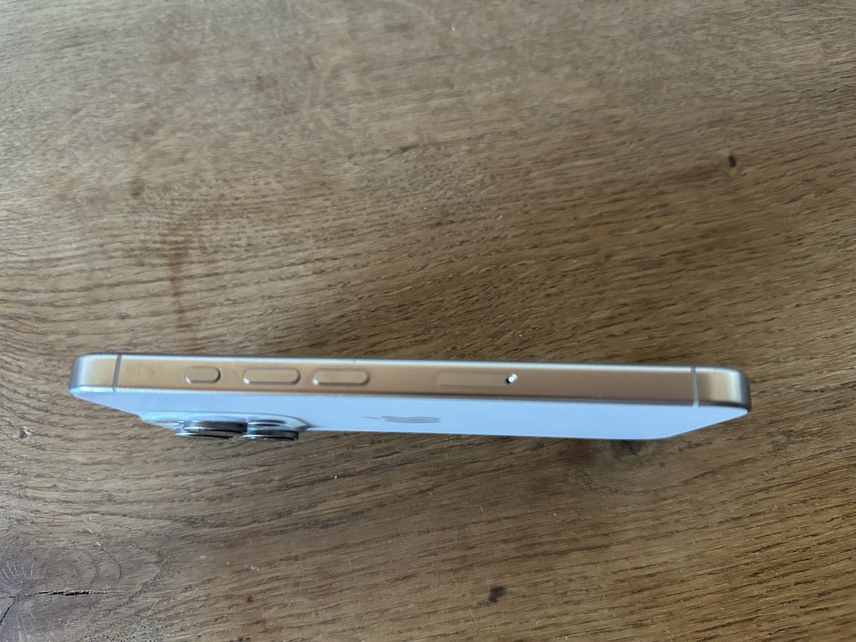Apple Handys / Smartphones: Iphone 16 pro 128GB – Gebraucht aus Büttikon AG von Jaden_ft9w 3