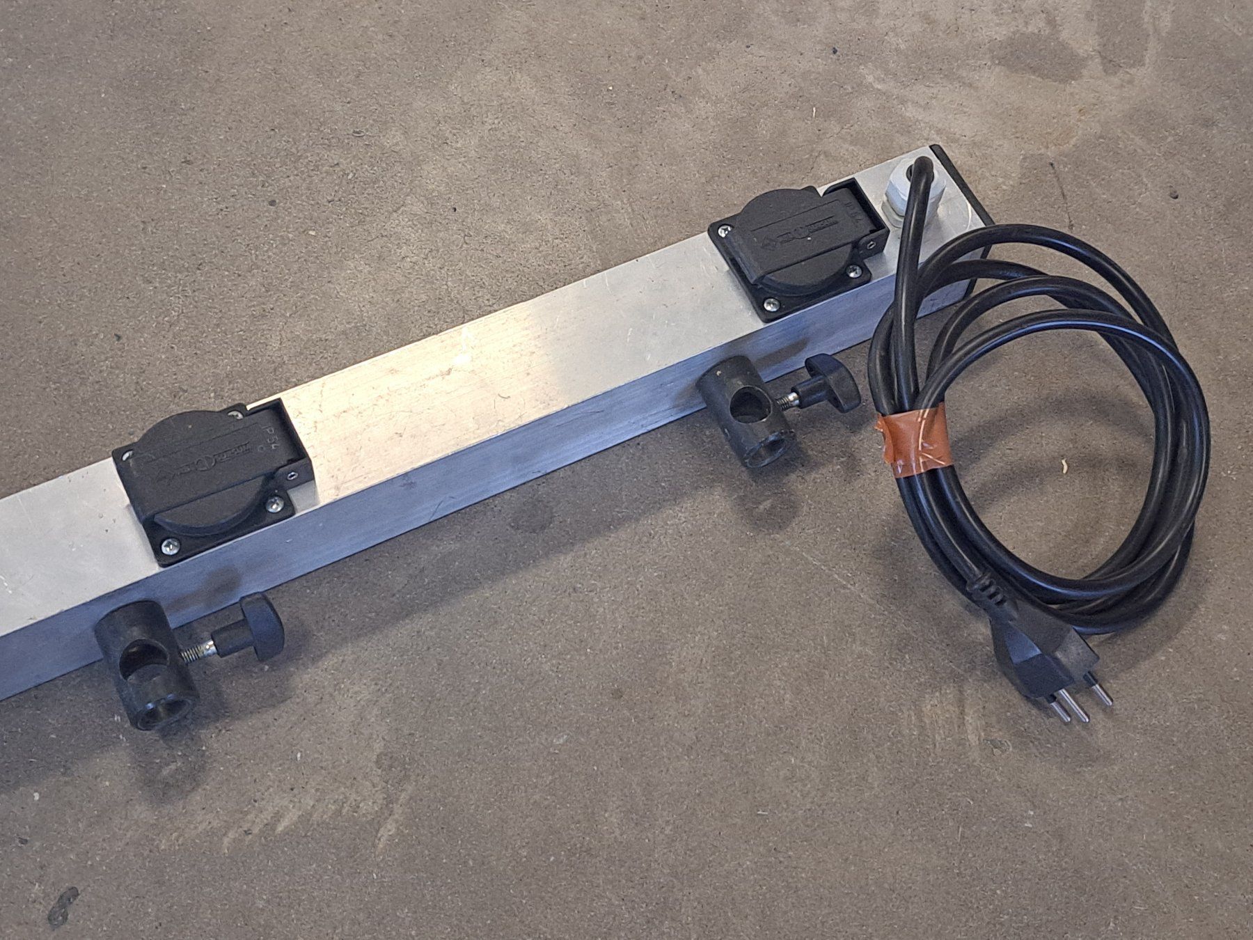 Lampen: 4er Licht Bar, 1m, 230V – Gebraucht aus Horgen von menziebz 5