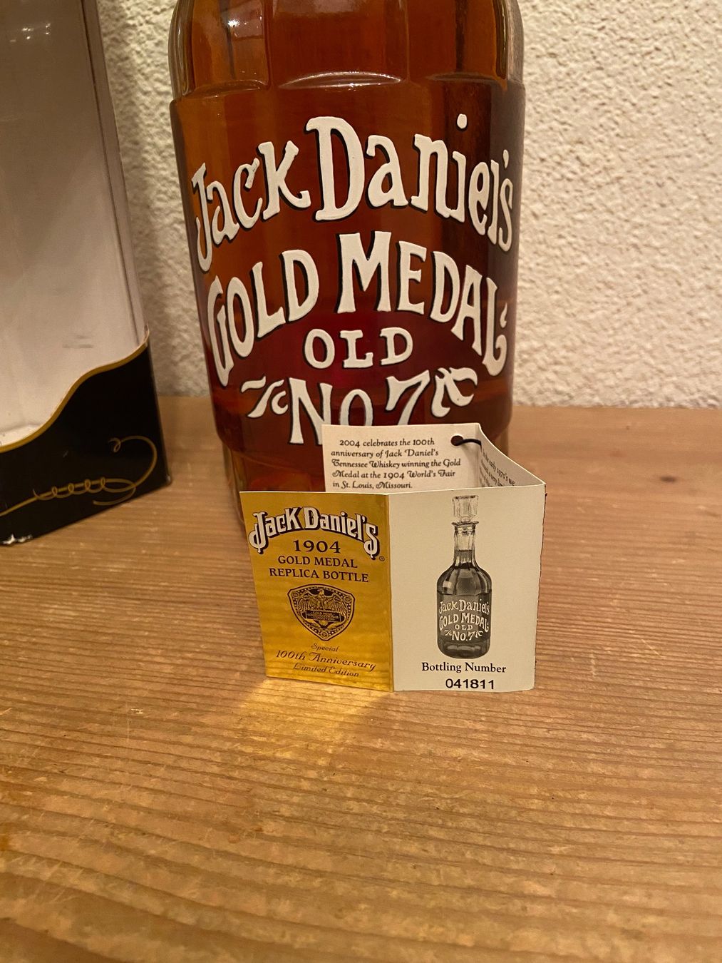 Jack Daniels Bevande alcoliche: Jack Daniel's Centennial 1904 Goldmedaille Replika Flasche – Nuovo e nell'imballaggio originale da Wilderswil venduto da leh_9hxp 3