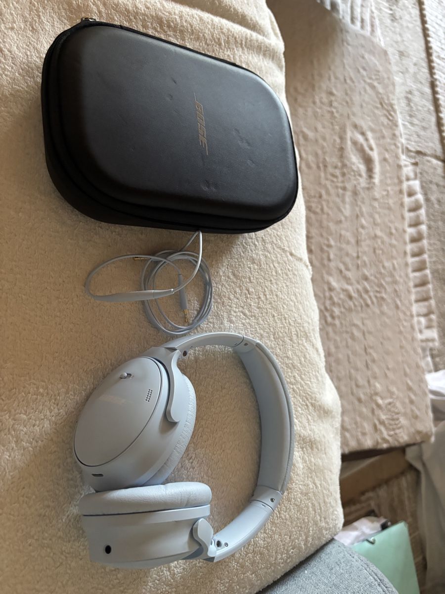 Kopfhörer: Bose Kopfhörer quiet comfort bluetooth Moonstone Blue – Gebraucht aus Burgdorf von anjabibi 2