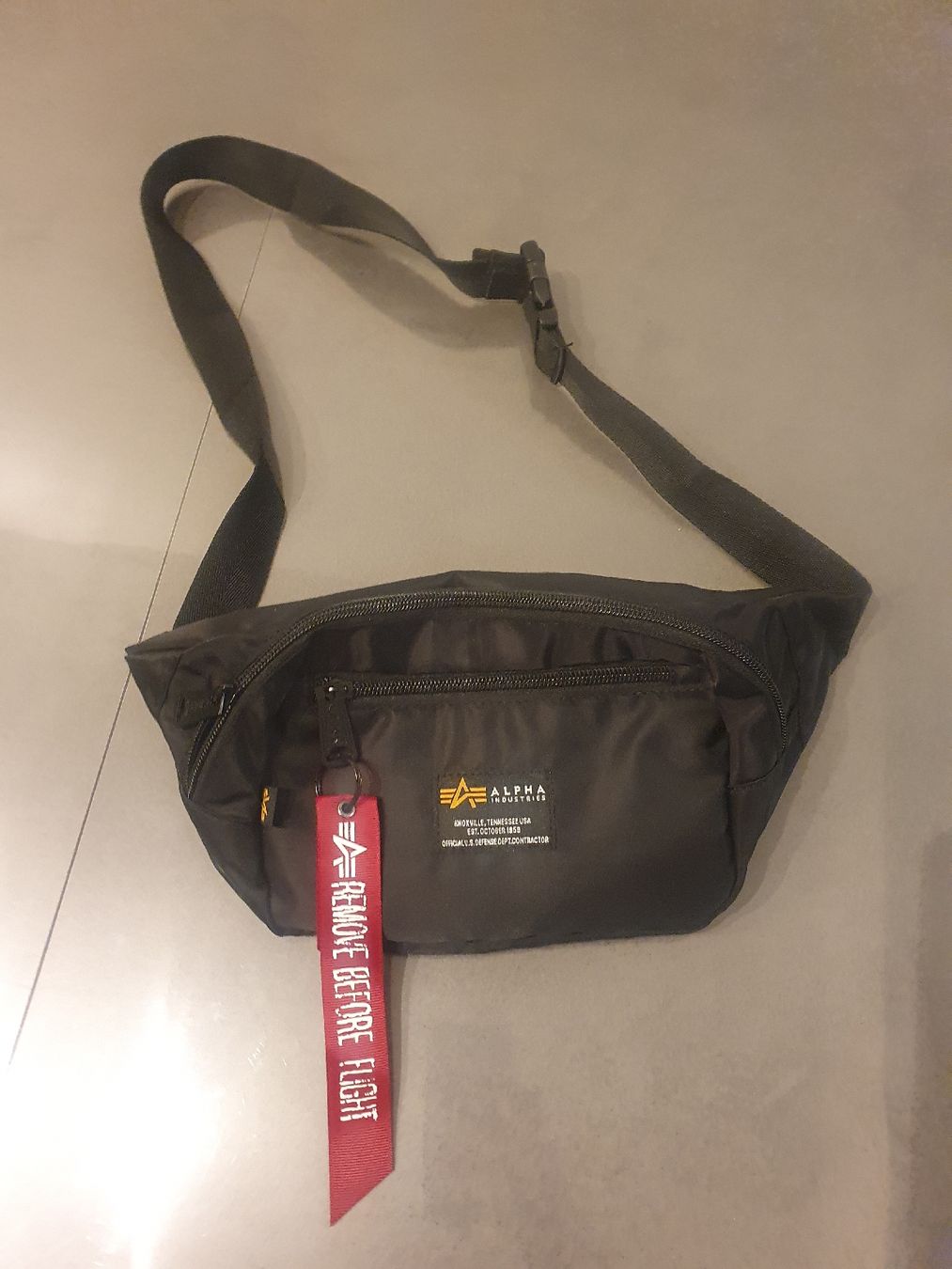 Borse: Alpha Industries Schwarz, neuwertig, Top! – Nuovo e nell'imballaggio originale da Muttenz venduto da Ela_Manu