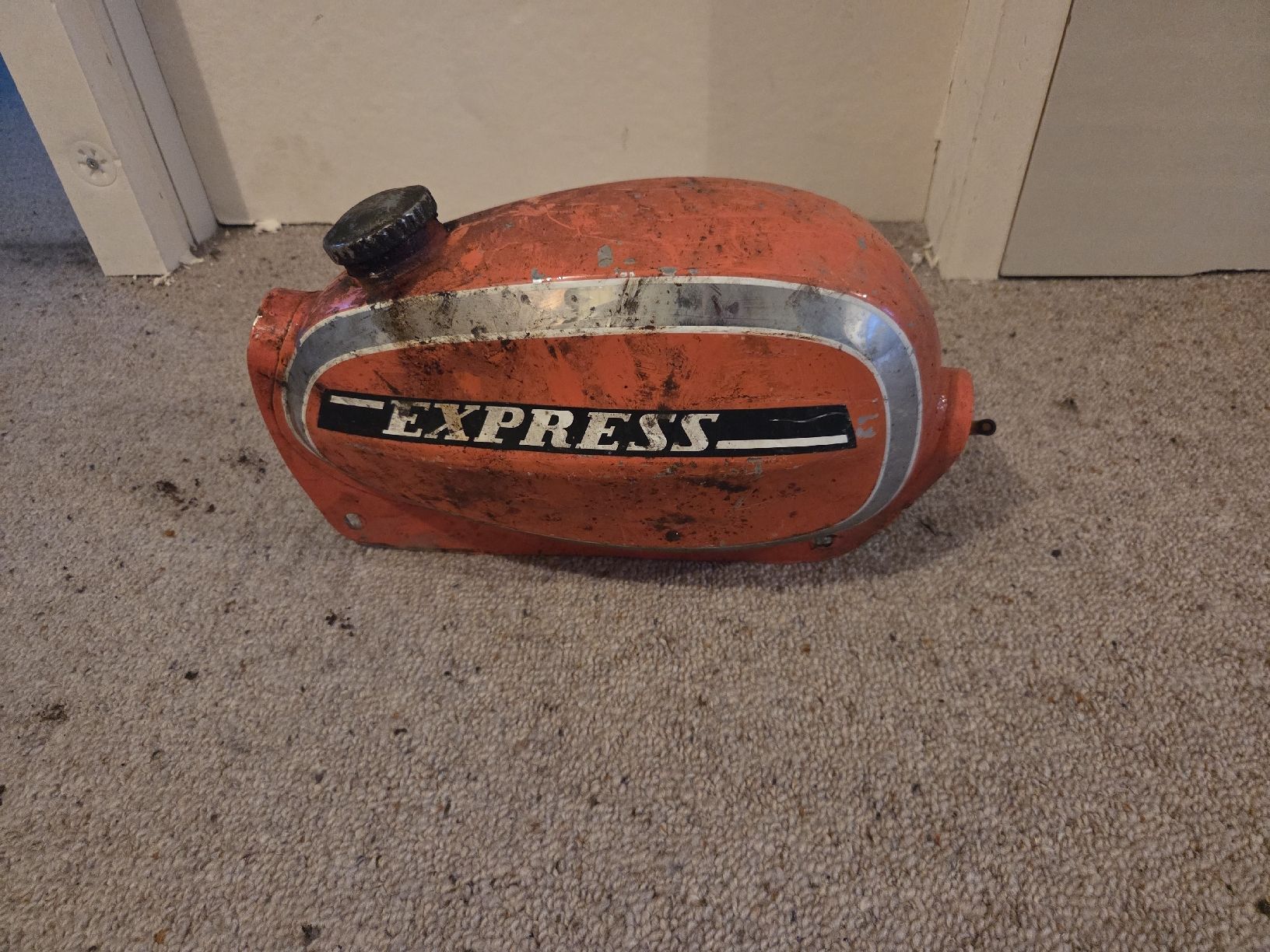 Sachs Mofa-Ersatzteile: Mofa Express Sachs Tank – Gebraucht aus Eichberg von Schmid-Motos