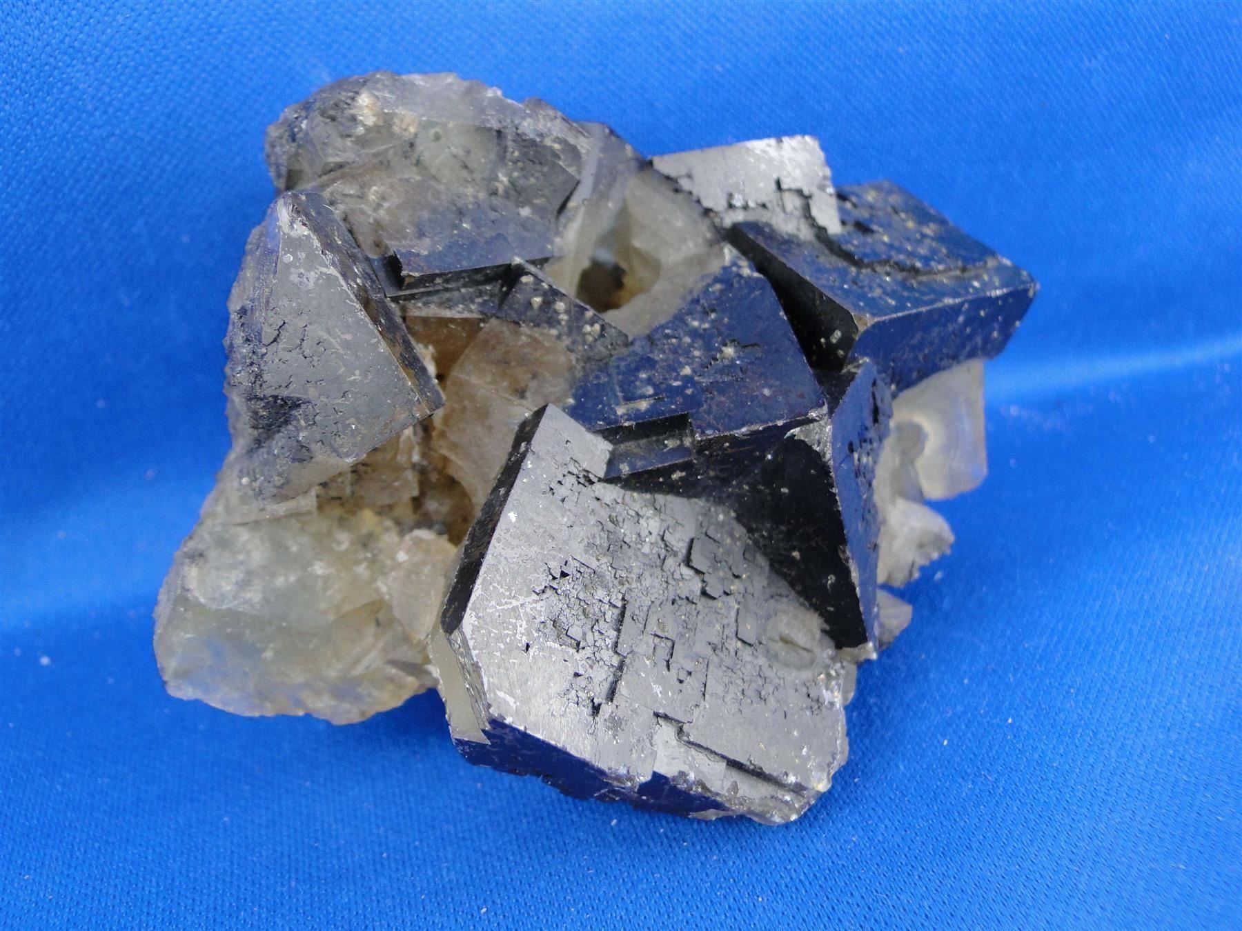 Minerali & Pietre curative: Fluorit – Usato da Schinznach Bad venduto da Demerald 4