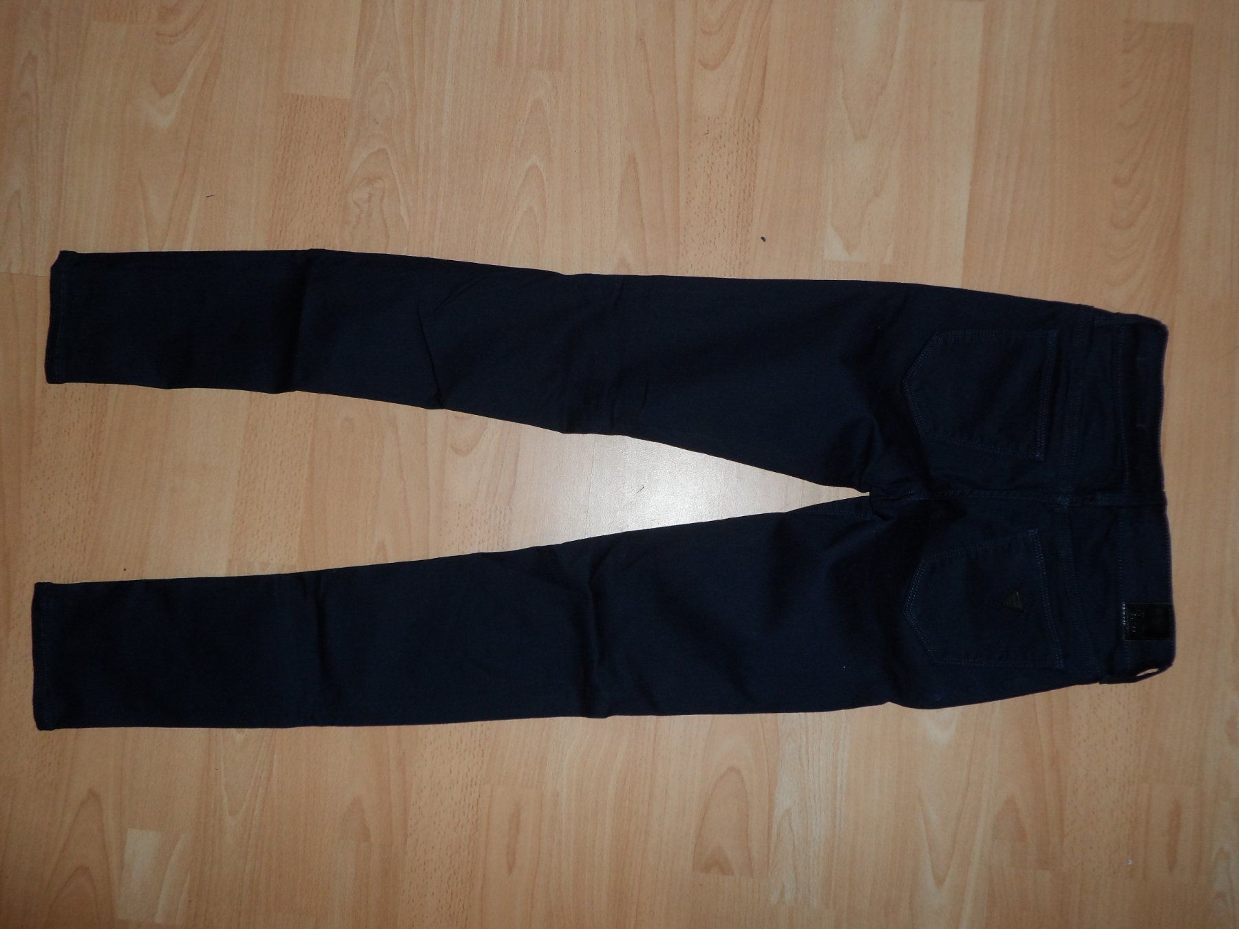 Pantaloni: **** GUESS Hose Gr 28 **** – Nuovo (secondo la descrizione) da Therwil venduto da Hcd1919 1