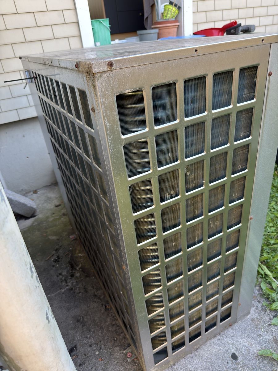 Radiatori: Wärmepumpe 13kW – Usato da Gwatt (Thun) venduto da Rw900 3