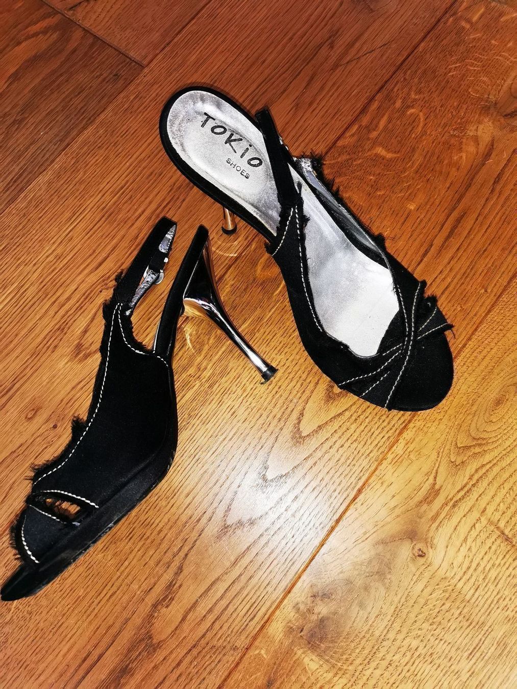 Scarpe da donna: Sandalen Gr 38 Plateau mit silber Absatz – Usato da Altendorf venduto da Eistoelter 5