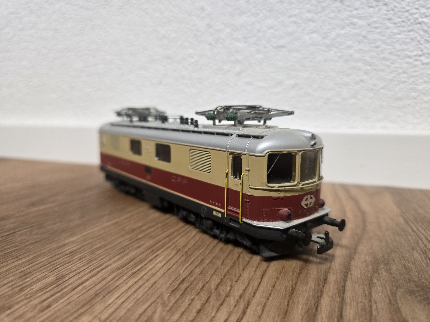 Hag Modelleisenbahnen: HAG 230 SBB Re4/4 "TEE" 10035 - AC, Analog – Gebraucht aus Engwilen von Urias_093