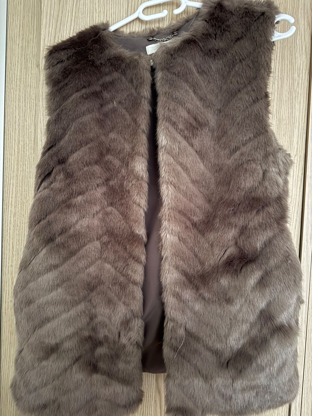 H&M Gilet & Giacche senza maniche: Kunstfell Weste – Usato da Basel venduto da cey_ns7g