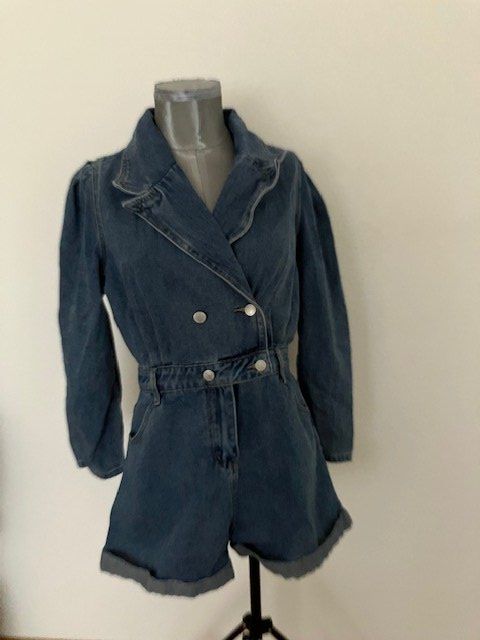 Shein Tute: Combi-short en jean bleu, taille 38 – Usato da Marin-Epagnier venduto da rchouchouu