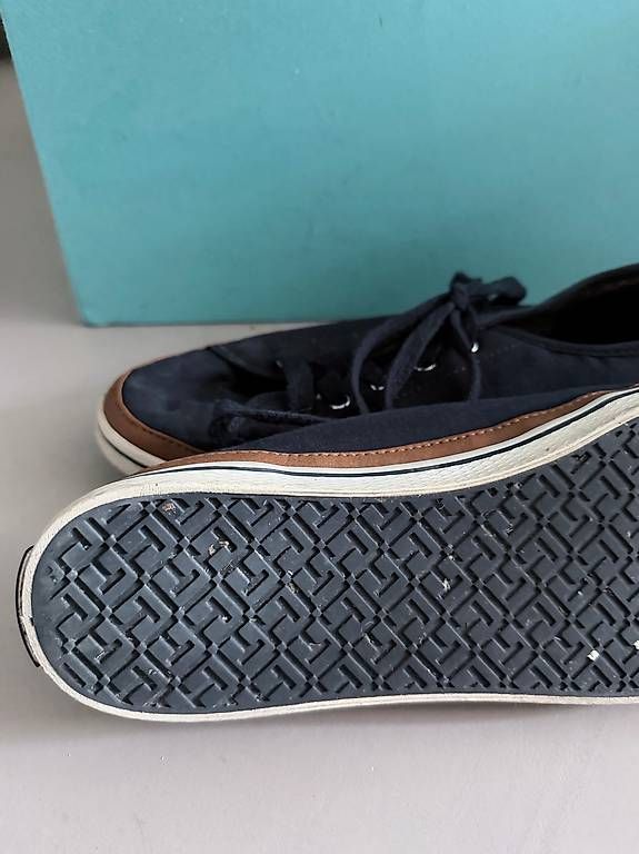 Chaussures femmes: Thommy Hilfiger Sneaker low Gr. 40 – D'occasion à Ebikon par immo-th 3