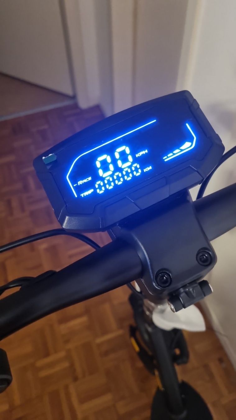 Scooters: Trottinette électrique – Neu und originalverpackt aus Yverdon-les-Bains von BehijaS