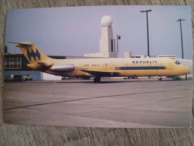 Cartes postales: Republic DC-9-30 N9342 – Neuf avec emballage d'origine à Thun par Abigboss