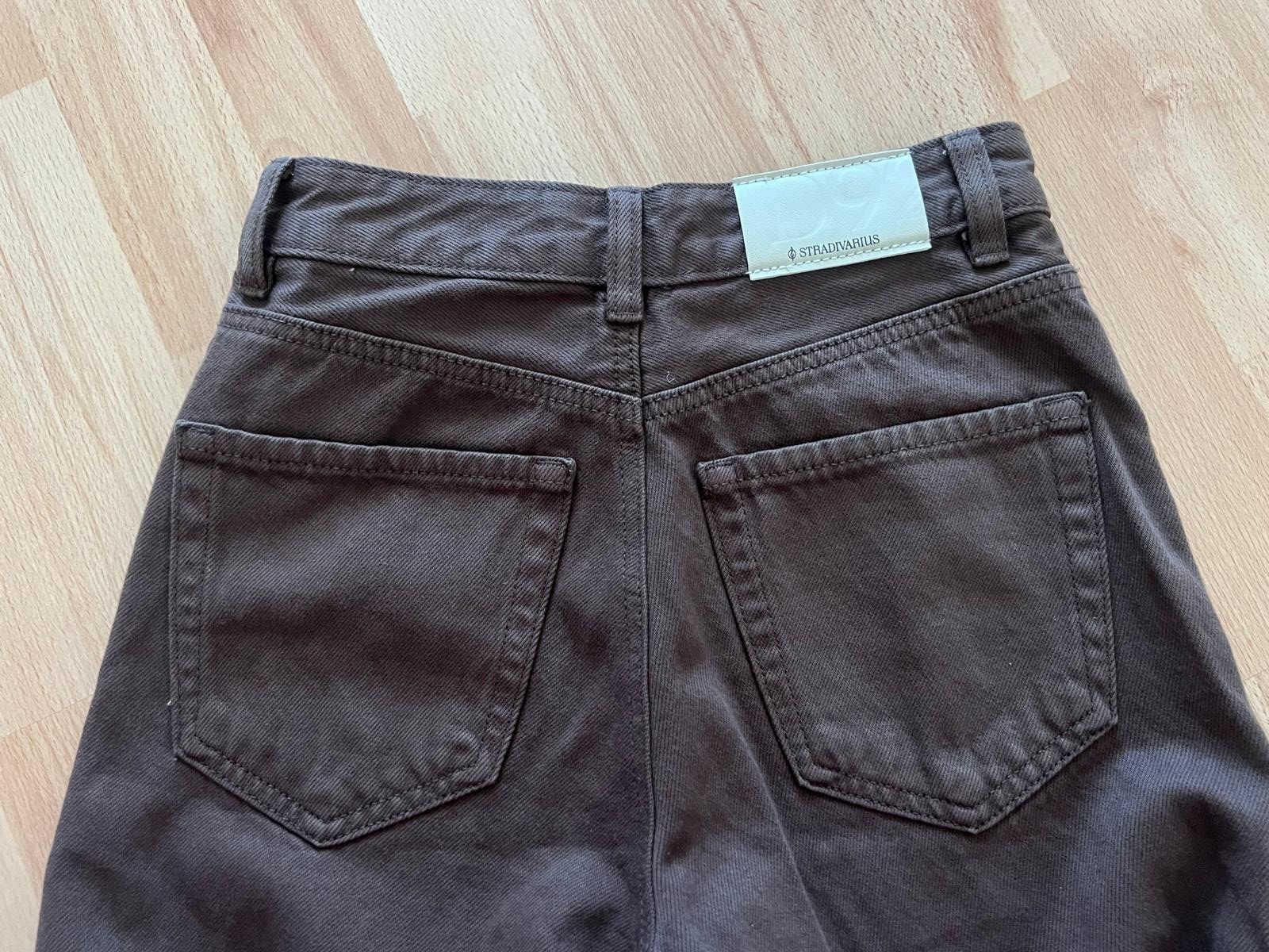 Stradivarius Jeans: Braune Jeans, D92 von Stradivarius, Grösse 32 – Usato da Wabern venduto da now_zf6f 2