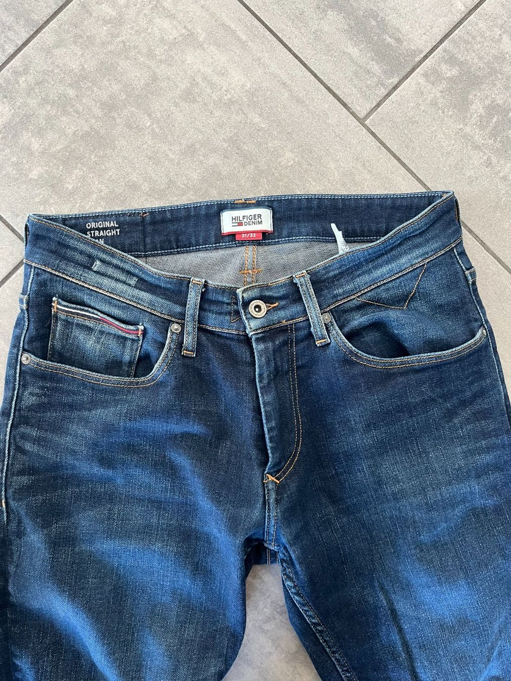 Tommy Hilfiger Jeans: HILFIGER Bluejeans – D'occasion à Otelfingen par Denis_ZH 2