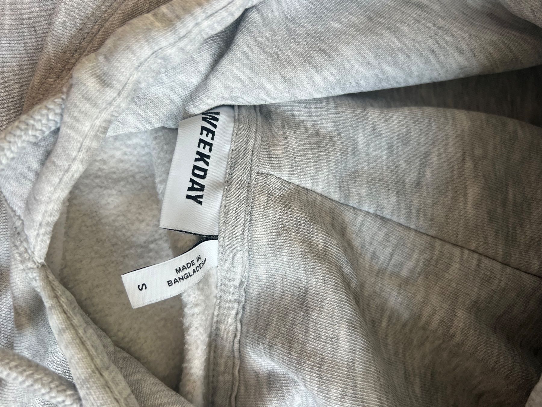 Maglioni & Felpe: Weekday Basic Hoodie – Usato da Niederlenz venduto da Nicolas37 2