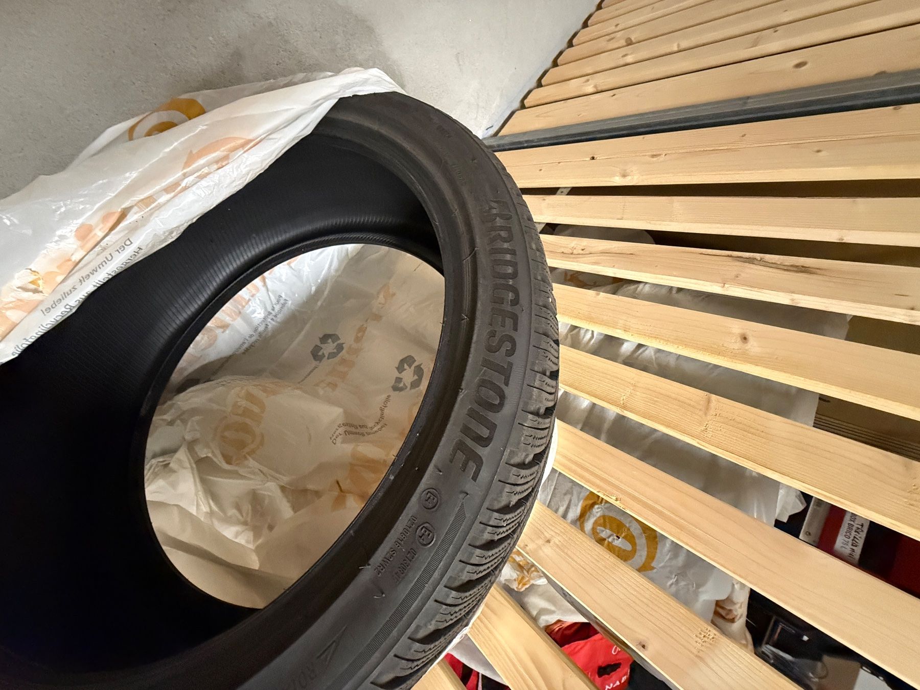 Bridgestone Pneumatici & Ruote complete: Pneus hiver Brigestone comme neuf – Usato da Biel/Bienne venduto da seb_ndv5
