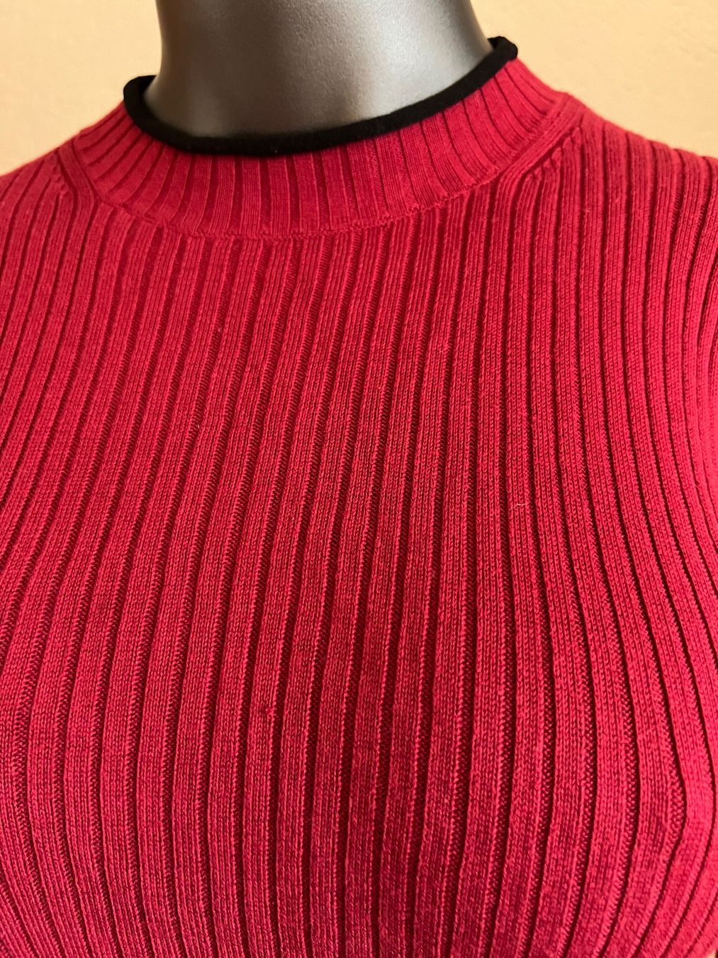 Maglioni & Felpe: Damen Strick Pullover Rot Langarm Gerippt Gr S M – Usato da Frenkendorf venduto da Style365 7
