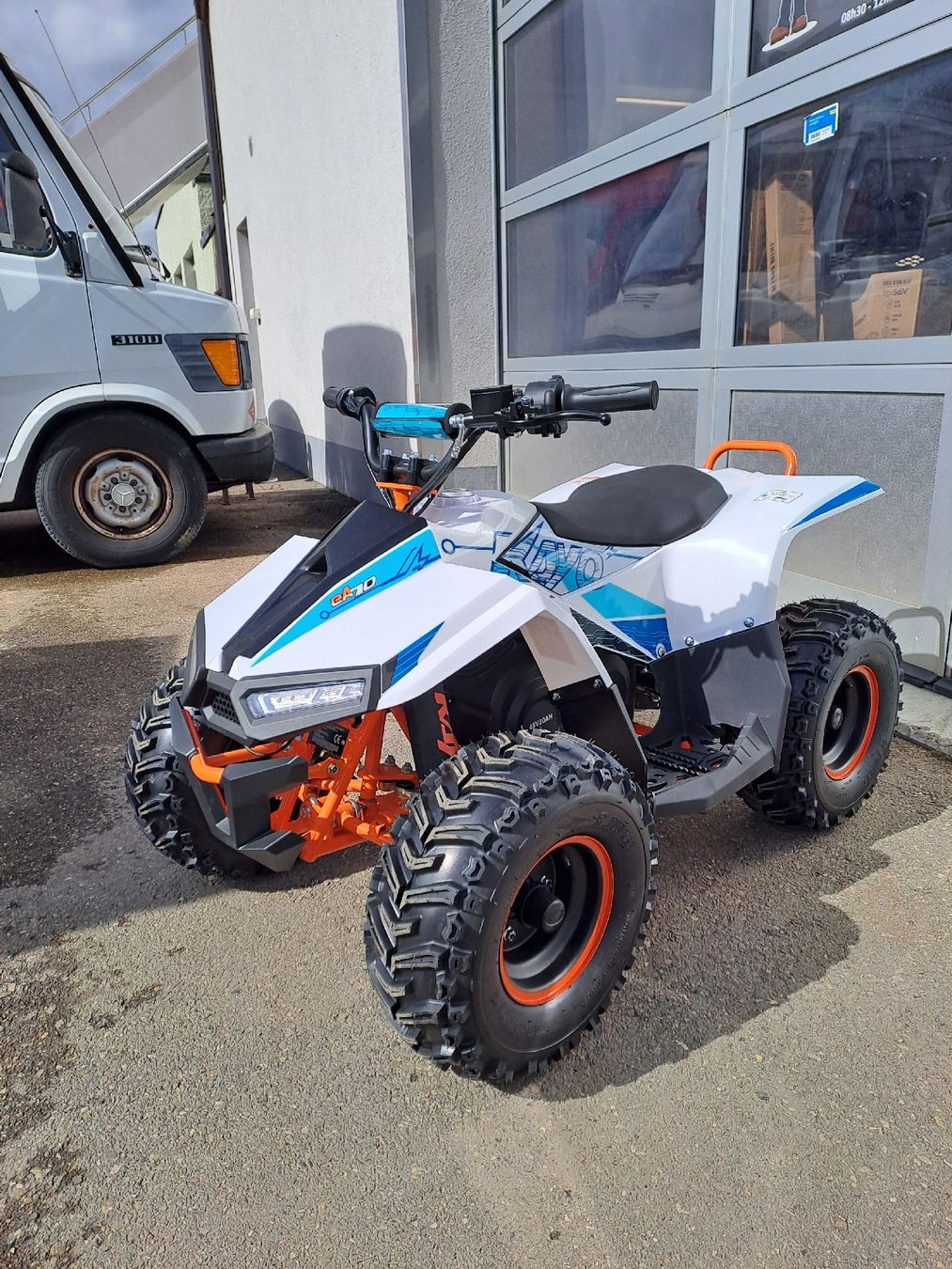 Mini Quad: Quad enfant électrique – Nuovo e nell'imballaggio originale da Loveresse venduto da AtelierBurkhalter 1