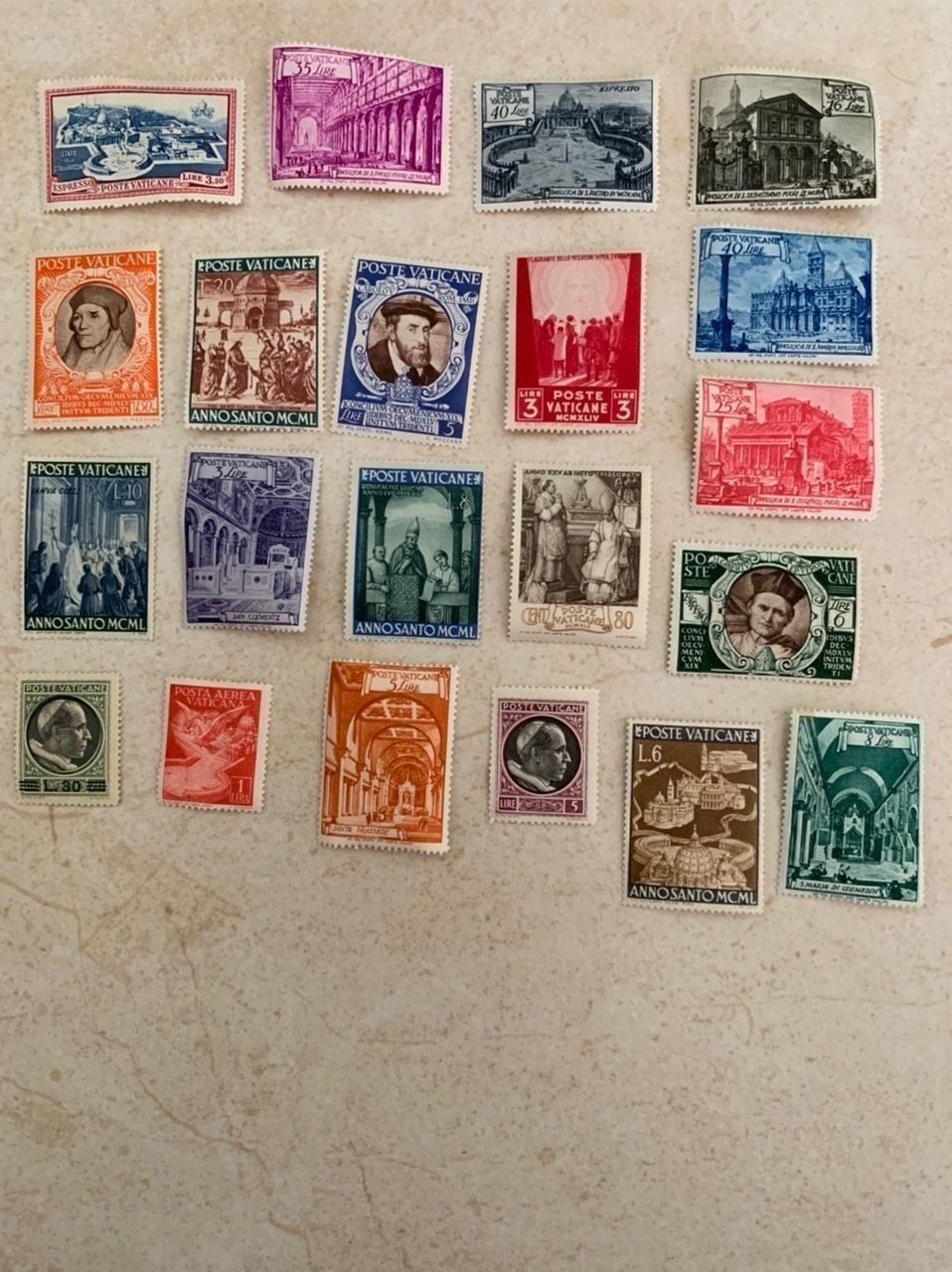 Tutti i francobolli: Timbres Vatican – Usato da Bramois venduto da Chrisvol