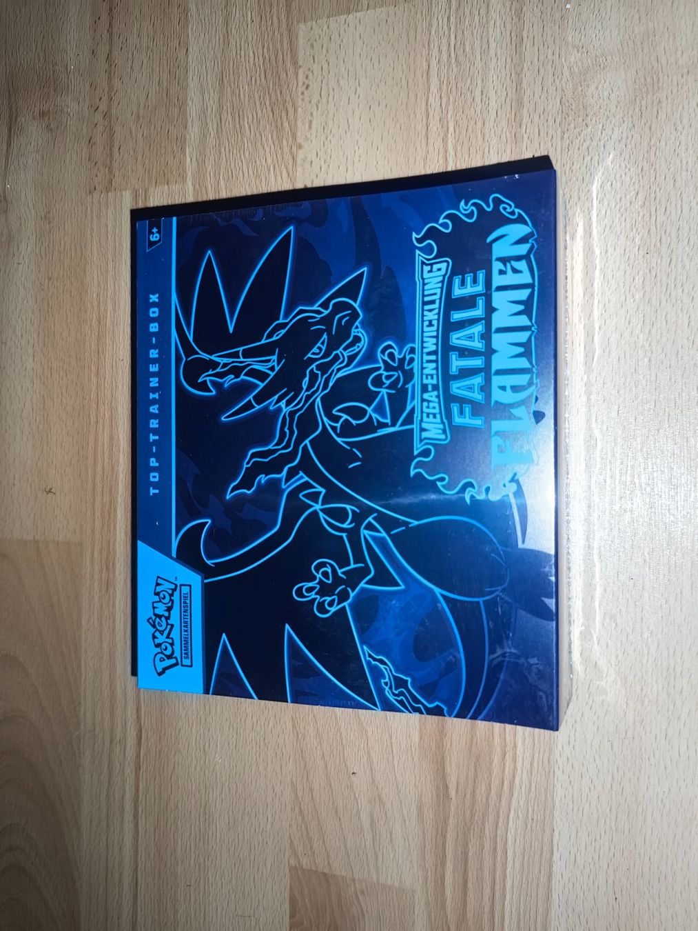 Pokémon Carte collezionabili: Fatale Flammen Top Trainer Box – Nuovo e nell'imballaggio originale da Dübendorf venduto da Exory