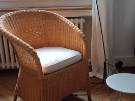 Schöner Rattan-Sessel / Korbsessel mit Sitzkissen